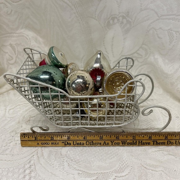 Vintage Christmas Sleigh Coated Wire Filled With Vintage Glass Ornaments - Picture 8 of 8